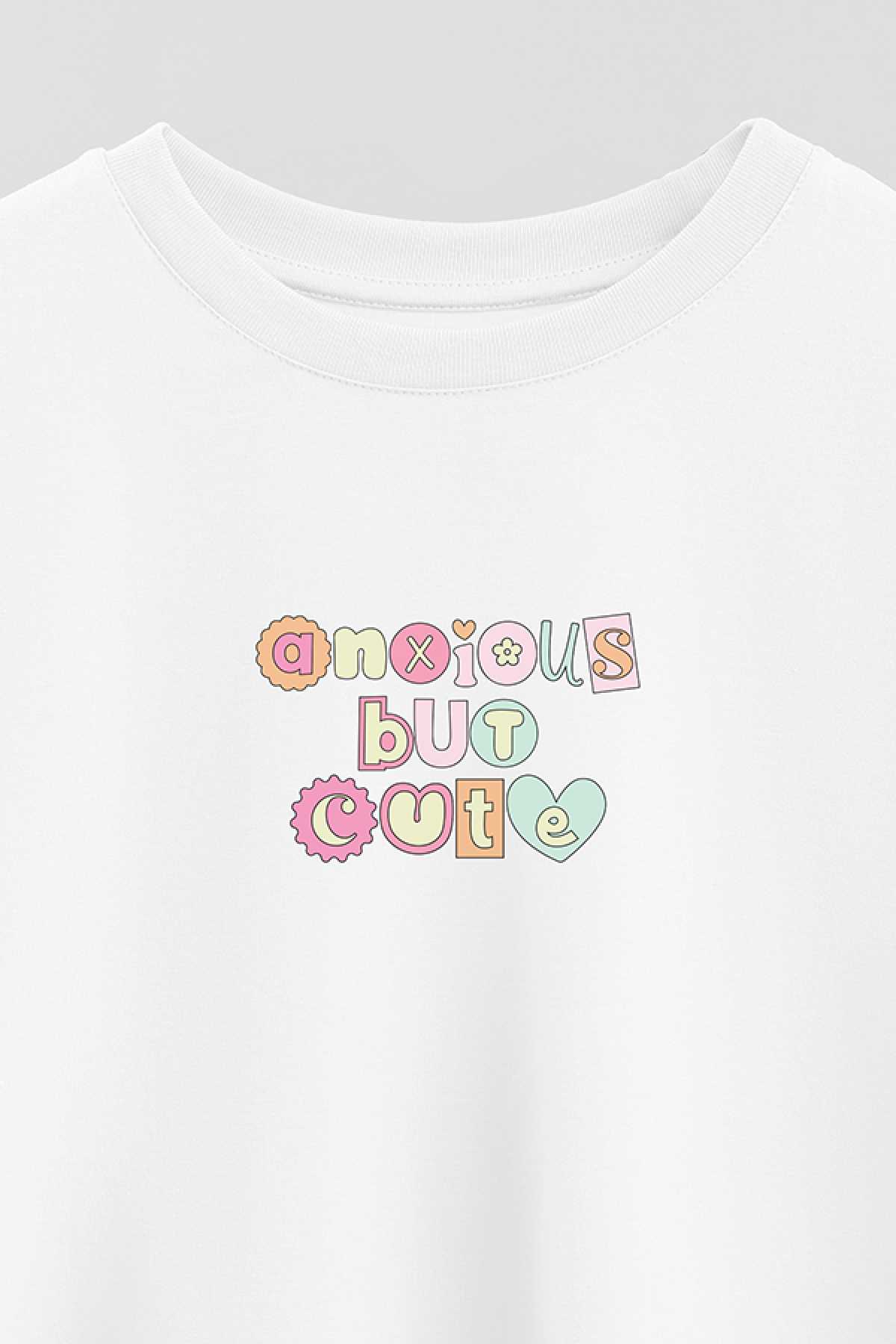 REMERA CROP ESTAMPADA CV4 ANXIOUS BUT CUTE