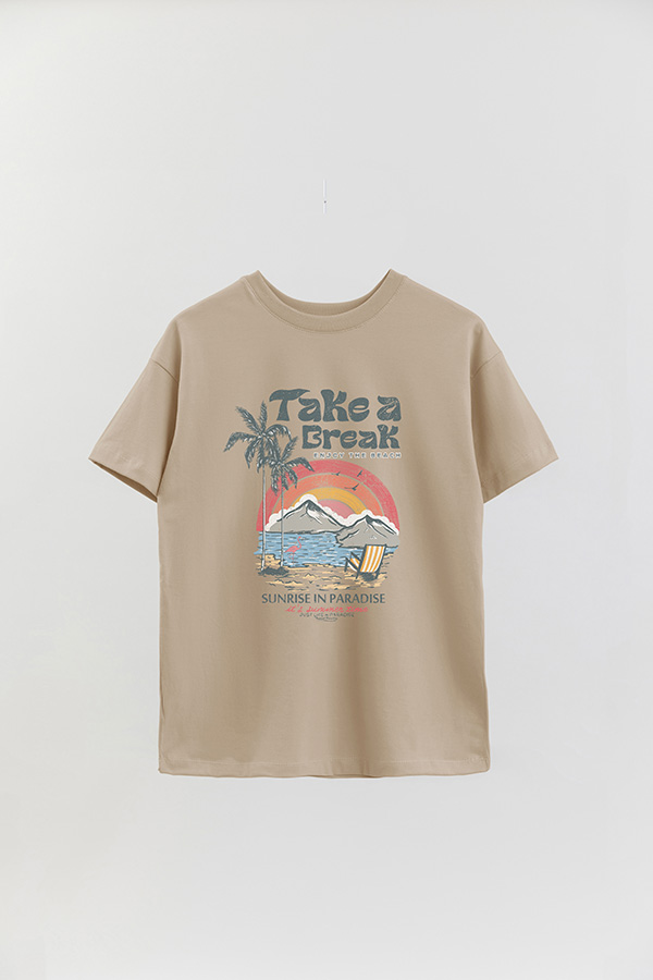 REMERA OVER ESTAMPADA TAKE A BREAK