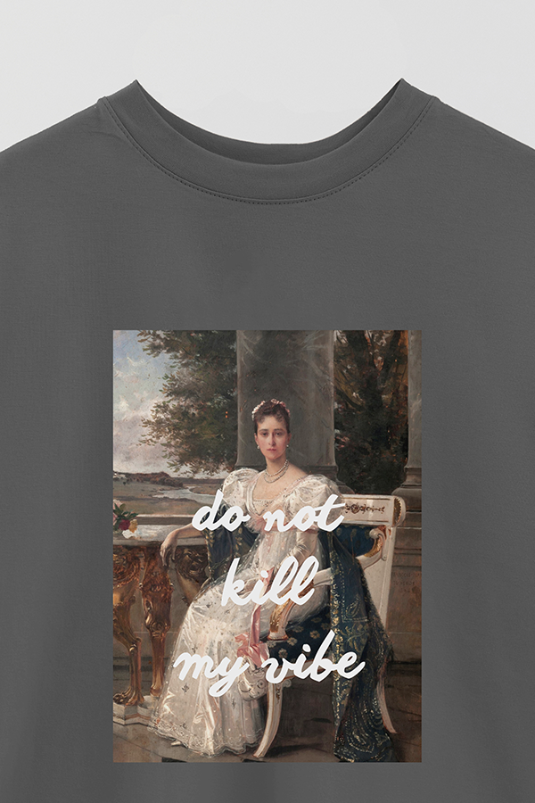 REMERA OVER ESTAMPADA ART COLLECTION 17 DO NOT KILL MY VIBE