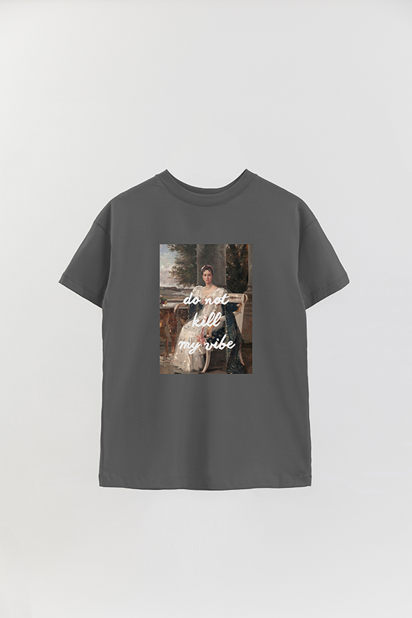 REMERA OVER ESTAMPADA ART COLLECTION 17 DO NOT KILL MY VIBE